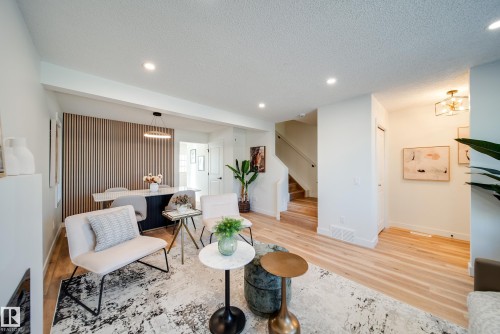 4019 37 Street, Edmonton, AB - Indoor Photo Showing Living Room