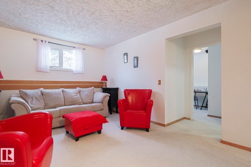 4112 43A Avenue, Leduc, AB - Indoor Photo Showing Living Room