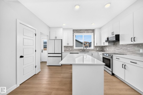 2332 159 Street Sw, Edmonton, AB - Indoor Photo Showing Kitchen With Upgraded Kitchen