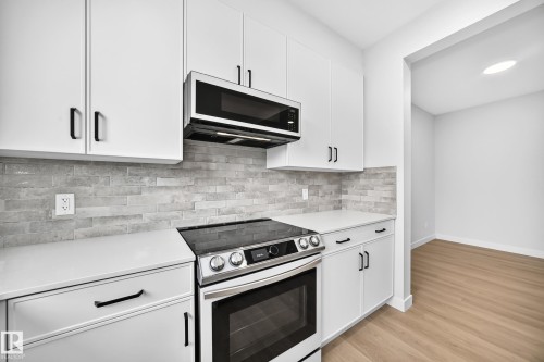 2332 159 Street Sw, Edmonton, AB - Indoor Photo Showing Kitchen