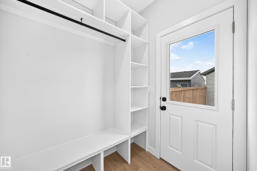2332 159 Street Sw, Edmonton, AB - Indoor