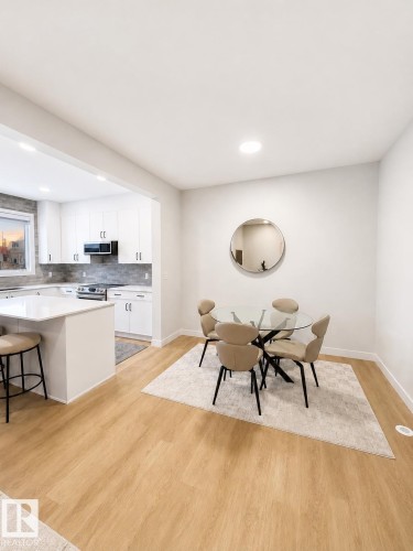 2332 159 Street Sw, Edmonton, AB - Indoor