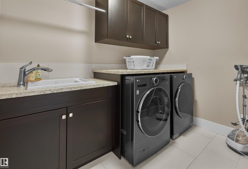 4212 Goresky Close, Edmonton, AB - Indoor Photo Showing Laundry Room