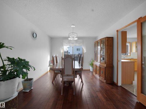 1238 Joyce Crescent, Edmonton, AB - Indoor Photo Showing Dining Room