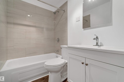 9111 151 Street, Edmonton, AB - Indoor Photo Showing Bathroom