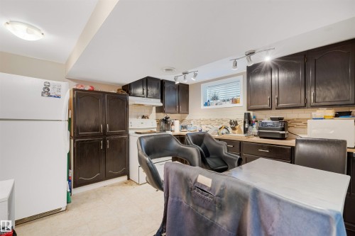 9111 151 Street, Edmonton, AB - Indoor Photo Showing Kitchen