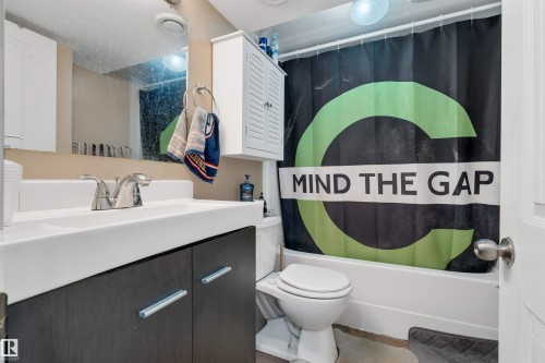 9111 151 Street, Edmonton, AB - Indoor Photo Showing Bathroom
