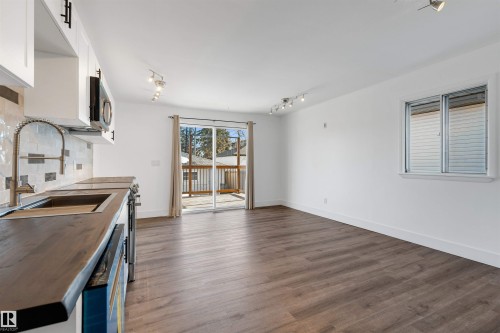 9111 151 Street, Edmonton, AB - Indoor Photo Showing Kitchen