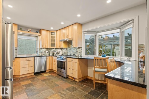 3 Wingate Place, St. Albert, AB - Indoor Photo Showing Kitchen