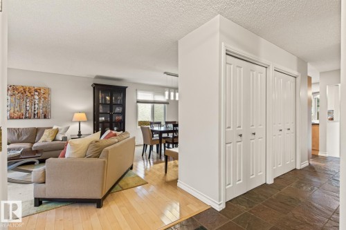 3 Wingate Place, St. Albert, AB - Indoor Photo Showing Living Room