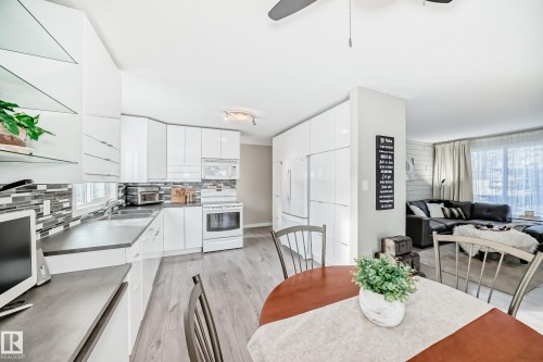 6111 18 Avenue Nw, Edmonton, AB - Indoor