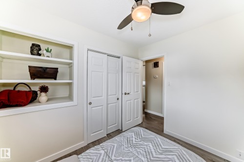 6111 18 Avenue Nw, Edmonton, AB - Indoor Photo Showing Bedroom