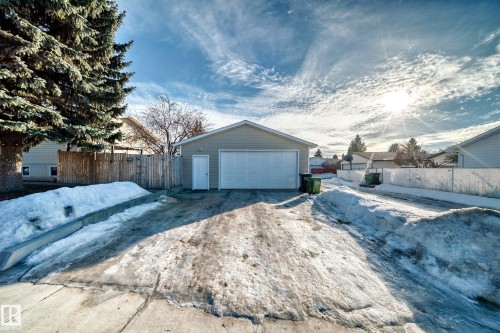 6111 18 Avenue Nw, Edmonton, AB - Outdoor