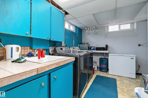7 Mohawk Crescent, Leduc, AB - Indoor Photo Showing Laundry Room