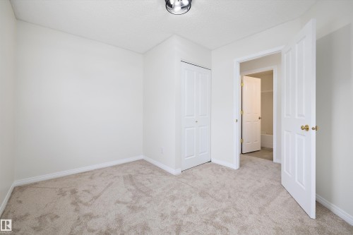 5914 162A Avenue, Edmonton, AB - Indoor Photo Showing Other Room