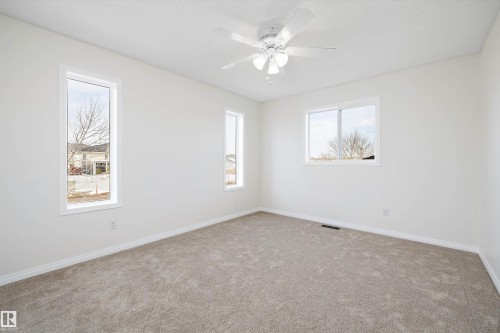 5914 162A Avenue, Edmonton, AB - Indoor Photo Showing Other Room