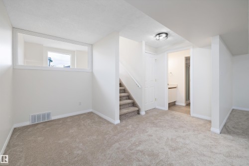 5914 162A Avenue, Edmonton, AB - Indoor Photo Showing Other Room