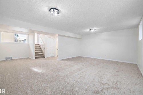 5914 162A Avenue, Edmonton, AB - Indoor Photo Showing Other Room