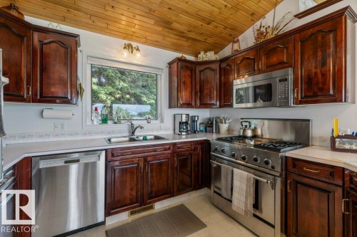 3013A Twp Rd 574, Rural Barrhead County, AB - Indoor Photo Showing Kitchen With Double Sink