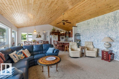3013A Twp Rd 574, Rural Barrhead County, AB - Indoor Photo Showing Living Room