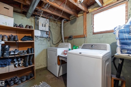 4426 53 Avenue, Leduc, AB - Indoor Photo Showing Laundry Room