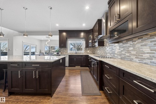 3 Shorewood Crescent, Leduc, AB - Indoor Photo Showing Kitchen With Upgraded Kitchen