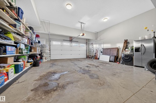 3 Shorewood Crescent, Leduc, AB - Indoor Photo Showing Garage