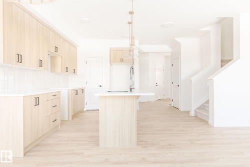 8290 Kiriak Loop, Edmonton, AB - Indoor Photo Showing Kitchen