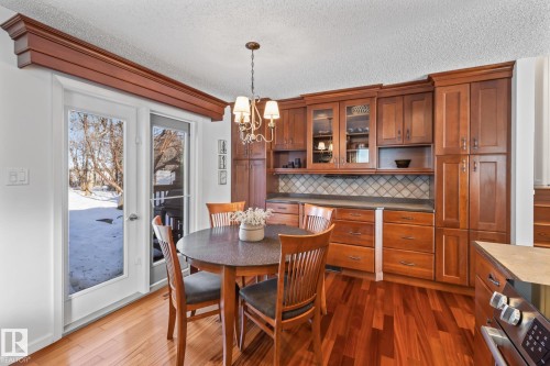 9512 180A Avenue, Edmonton, AB - Indoor Photo Showing Dining Room