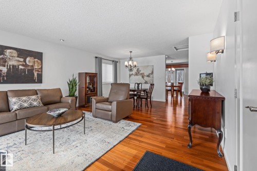 9512 180A Avenue, Edmonton, AB - Indoor Photo Showing Living Room