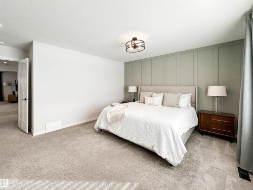 21 Riverhill Crescent, St. Albert, AB - Indoor Photo Showing Bedroom