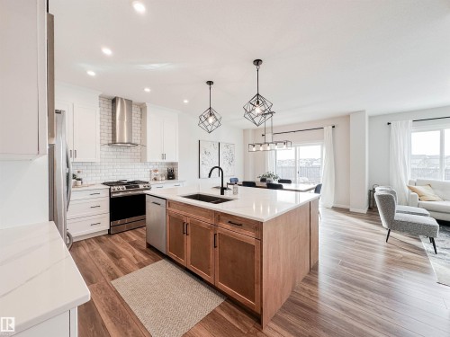 21 Riverhill Crescent, St. Albert, AB - Indoor Photo Showing Kitchen With Double Sink With Upgraded Kitchen