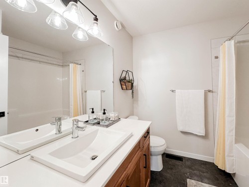 21 Riverhill Crescent, St. Albert, AB - Indoor Photo Showing Bathroom