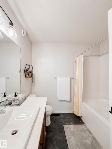 21 Riverhill Crescent, St. Albert, AB - Indoor Photo Showing Bathroom