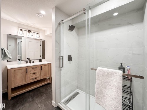 21 Riverhill Crescent, St. Albert, AB - Indoor Photo Showing Bathroom