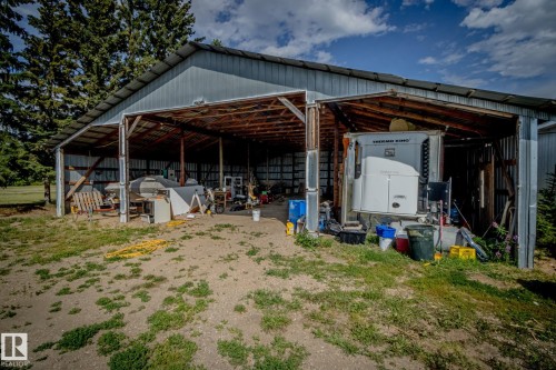 View of pole building - 56430 Range Rd 113, Rural St. Paul County, AB - Outdoor