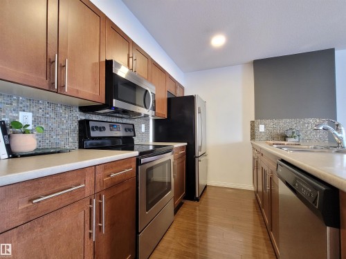 26 1623 Towne Centre Boulevard, Edmonton, AB - Indoor Photo Showing Kitchen With Stainless Steel Kitchen