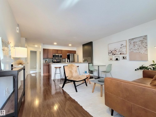 26 1623 Towne Centre Boulevard, Edmonton, AB - Indoor