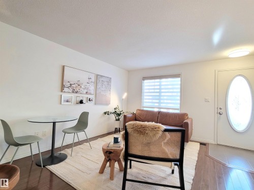 26 1623 Towne Centre Boulevard, Edmonton, AB - Indoor