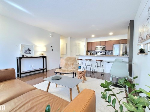 26 1623 Towne Centre Boulevard, Edmonton, AB - Indoor