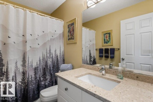 1916 Kramer Way, Edmonton, AB - Indoor Photo Showing Bathroom