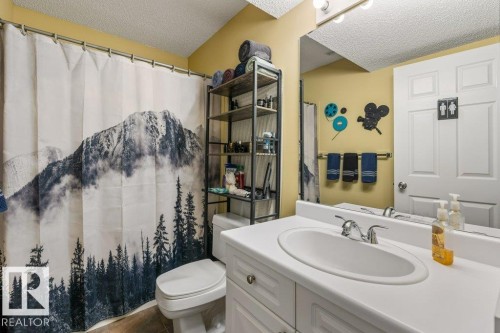 1916 Kramer Way, Edmonton, AB - Indoor Photo Showing Bathroom