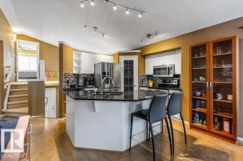1916 Kramer Way, Edmonton, AB - Indoor Photo Showing Kitchen With Upgraded Kitchen