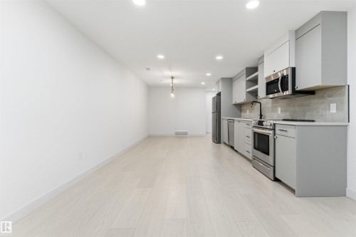 2 Sheridan Drive, St. Albert, AB - Indoor Photo Showing Kitchen
