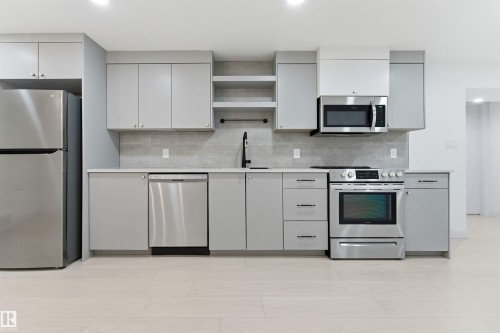 2 Sheridan Drive, St. Albert, AB - Indoor Photo Showing Kitchen