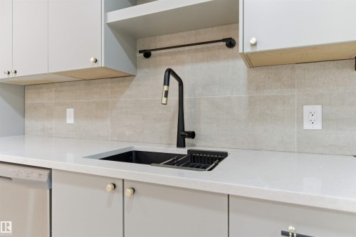 2 Sheridan Drive, St. Albert, AB - Indoor Photo Showing Kitchen With Double Sink