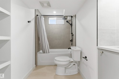2 Sheridan Drive, St. Albert, AB - Indoor Photo Showing Bathroom