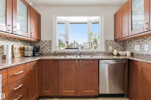 2 Sheridan Drive, St. Albert, AB - Indoor Photo Showing Kitchen With Double Sink