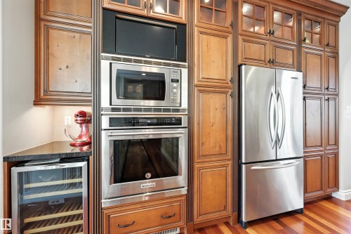 2426 Martell Crescent, Edmonton, AB - Indoor Photo Showing Kitchen