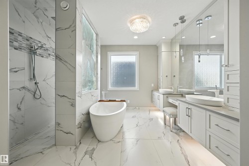 2426 Martell Crescent, Edmonton, AB - Indoor Photo Showing Bathroom